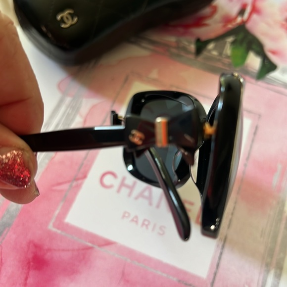 Chanel bow black oversized Sunglasses with case - Picture 3 of 8